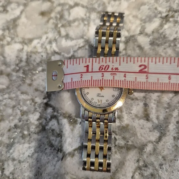 Raymond Weil Toccata woman's watch with pearl face and Diamond accents. - Picture 11 of 11